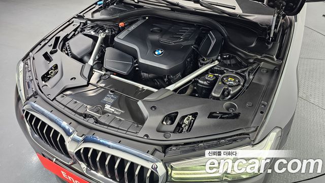 BMW 5-Series 520i Luxury