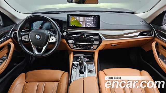 BMW 5-Series 520i Luxury
