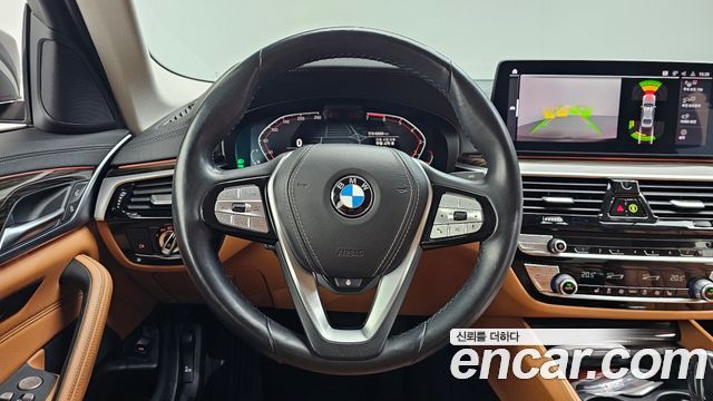 BMW 5-Series 520i Luxury