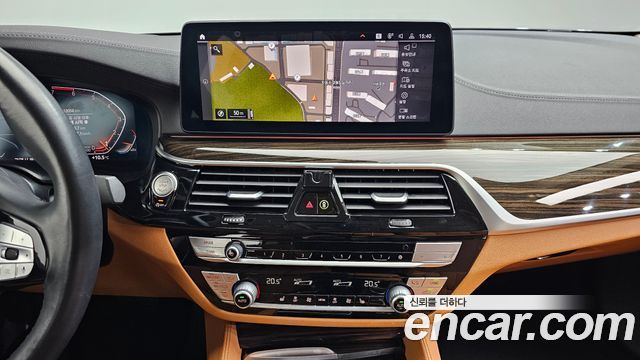 BMW 5-Series 520i Luxury