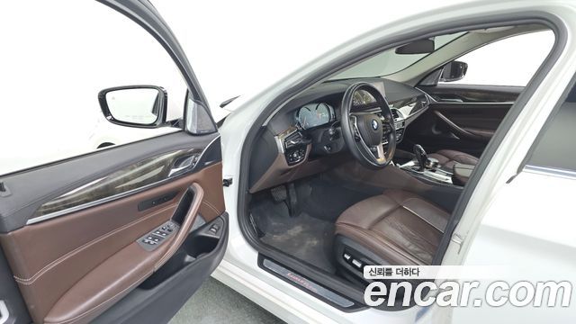 BMW 5-Series 540i xDrive Luxury Plus