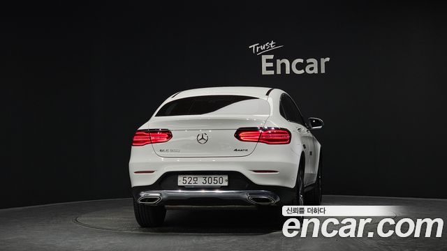 Mercedes-Benz GLC-Class GCL300 4MATIC Coupe