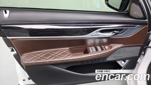 BMW 7-Series 740Li xDrive M Sport Package