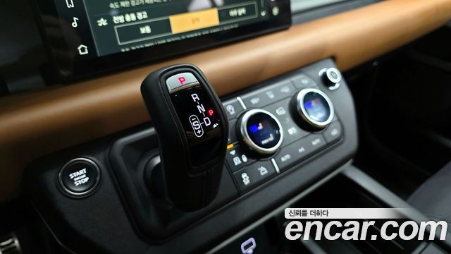 Land Rover Defender 110 P300 X-Dynamic SE
