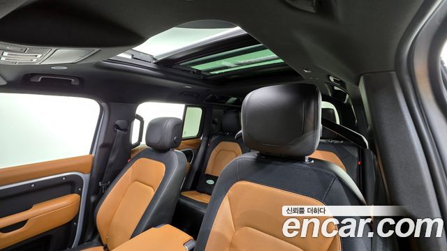 Land Rover Defender 110 P300 X-Dynamic SE