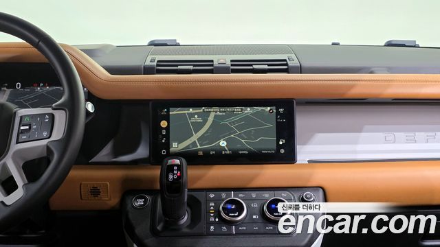 Land Rover Defender 110 P300 X-Dynamic SE