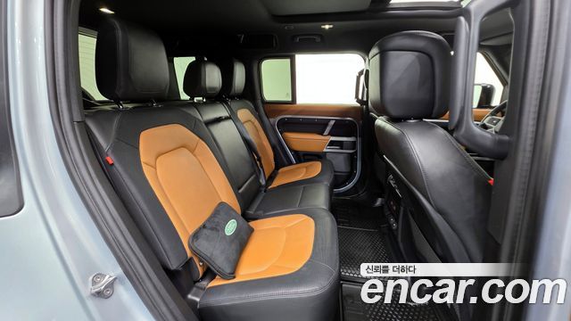 Land Rover Defender 110 P300 X-Dynamic SE