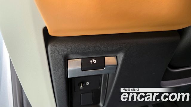Land Rover Defender 110 P300 X-Dynamic SE