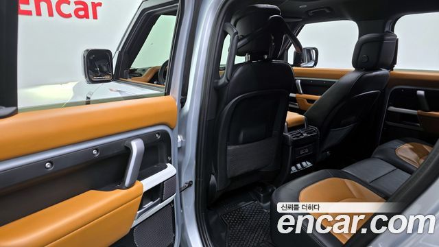 Land Rover Defender 110 P300 X-Dynamic SE