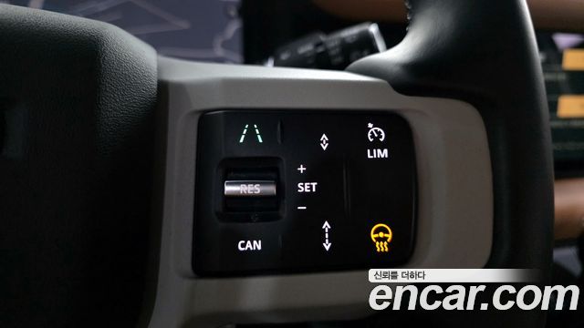 Land Rover Defender 110 P300 X-Dynamic SE