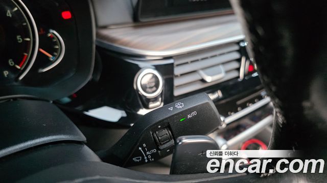 BMW 5-Series 520d M Sport Package Plus