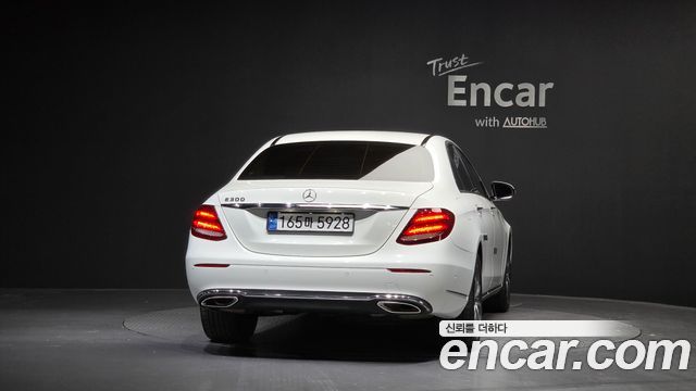 Mercedes-Benz E-Class E300 Exclusive