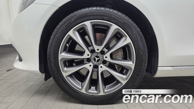 Mercedes-Benz E-Class E300 Exclusive