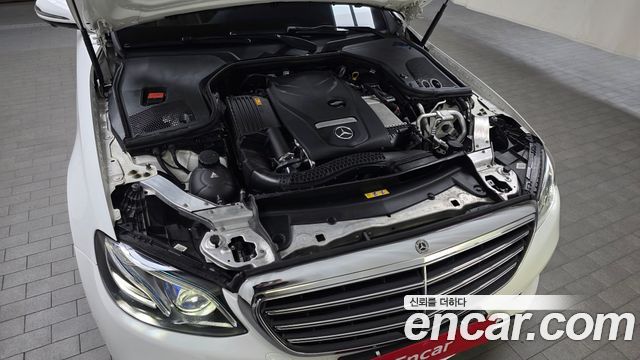 Mercedes-Benz E-Class E300 Exclusive