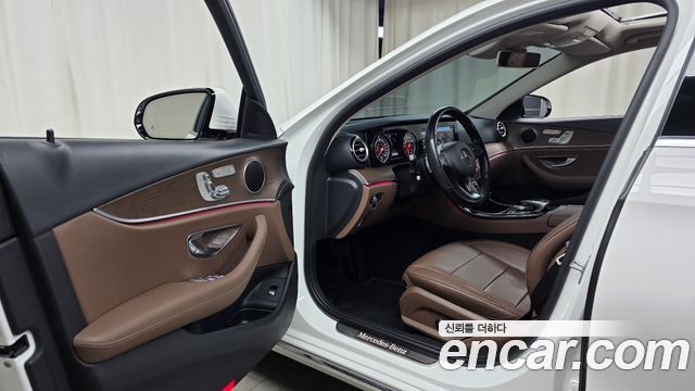 Mercedes-Benz E-Class E300 Exclusive