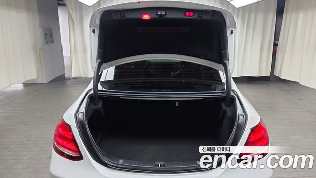 Mercedes-Benz E-Class E300 Exclusive