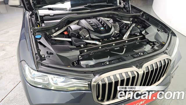 BMW X7 M50i 6STR