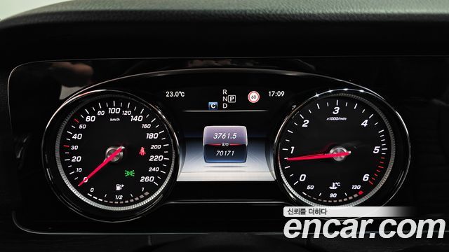 Mercedes-Benz E-Class E220d Avantgarde
