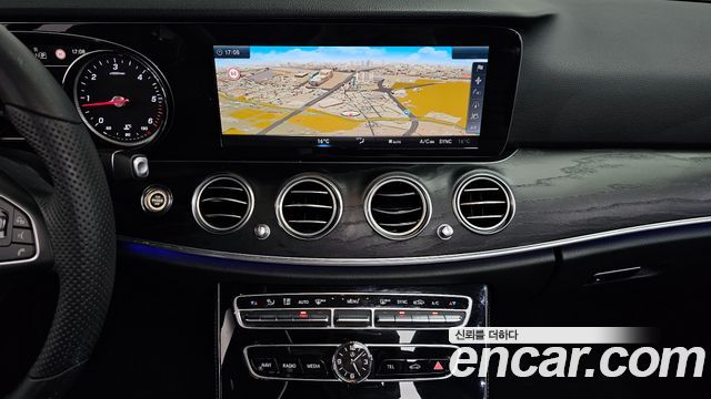 Mercedes-Benz E-Class E220d Avantgarde