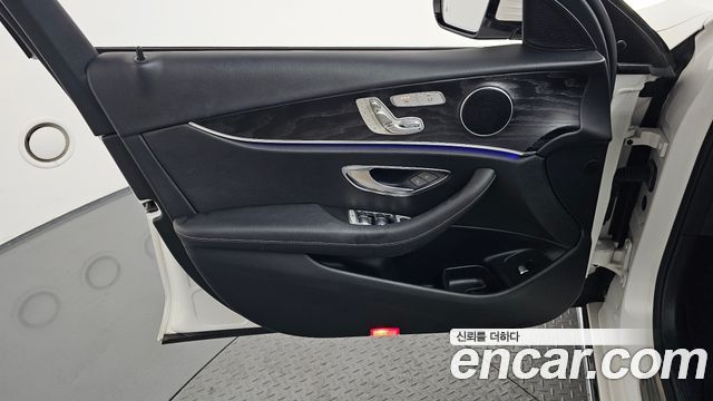 Mercedes-Benz E-Class E220d Avantgarde