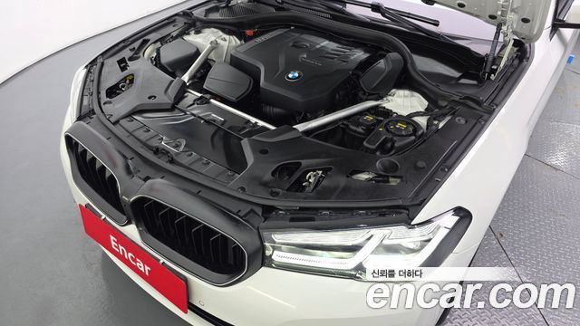 BMW 5-Series 530i Luxury