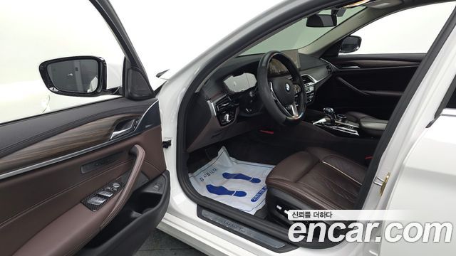 BMW 5-Series 530i Luxury