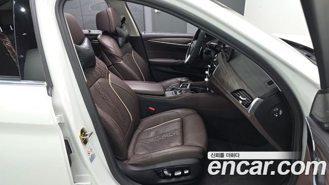 BMW 5-Series 530i Luxury