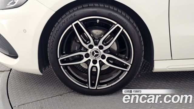 Mercedes-Benz A-Class A200 AMG Line