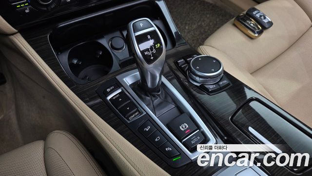 BMW 5-Series 528i xDrive Luxury Plus