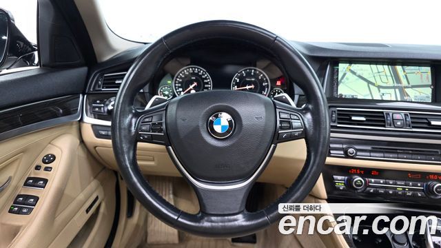 BMW 5-Series 528i xDrive Luxury Plus