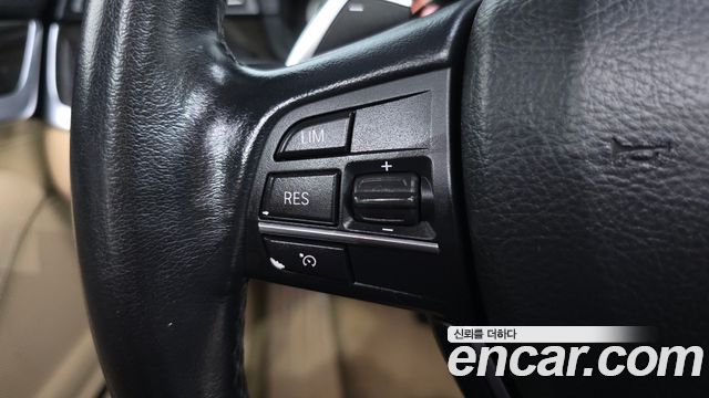 BMW 5-Series 528i xDrive Luxury Plus