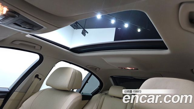 BMW 5-Series 528i xDrive Luxury Plus
