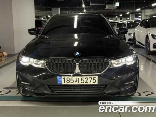 BMW 3-Series 320i