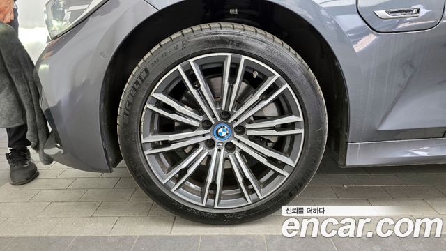 BMW 3-Series 320e M Sports