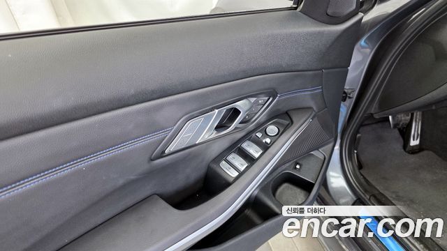 BMW 3-Series 320e M Sports
