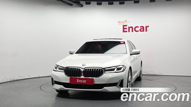 BMW 5-Series 520i Luxury