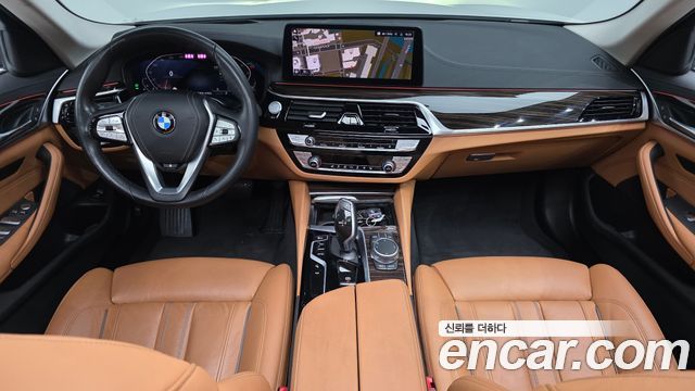 BMW 5-Series 520i Luxury