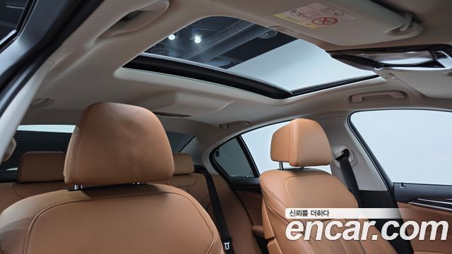 BMW 5-Series 520i Luxury