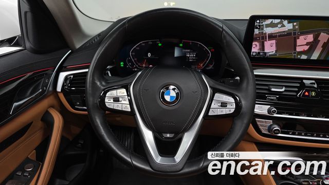 BMW 5-Series 520i Luxury
