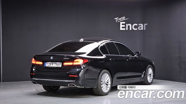 BMW 5-Series 520i Luxury