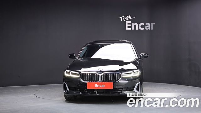 BMW 5-Series 520i Luxury