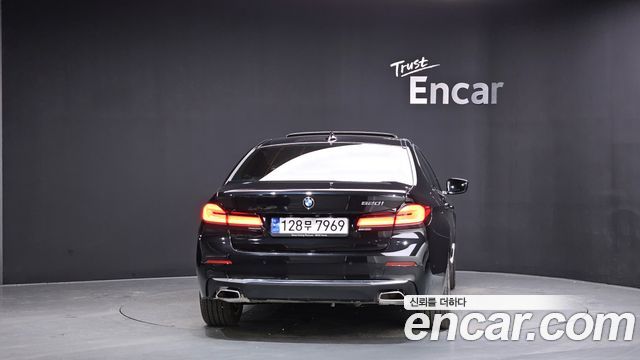 BMW 5-Series 520i Luxury