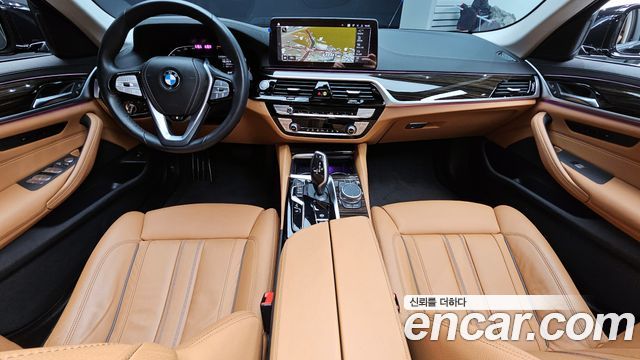 BMW 5-Series 520i Luxury