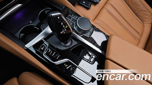 BMW 5-Series 520i Luxury