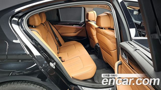 BMW 5-Series 520i Luxury