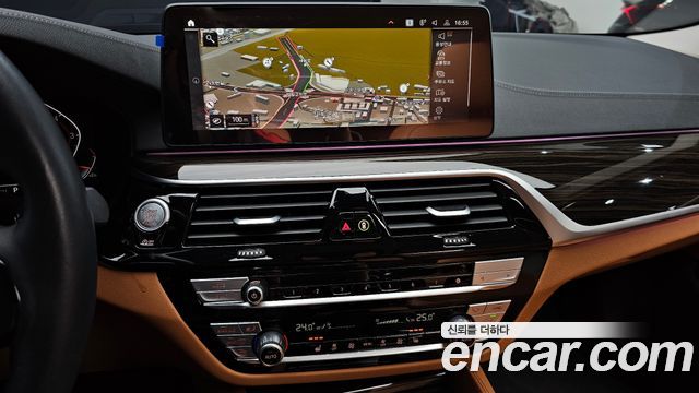 BMW 5-Series 520i Luxury
