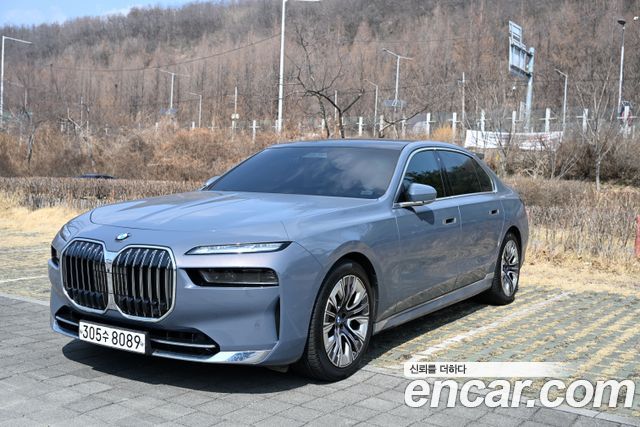 BMW 7-Series 740i sDrive Design Pure Excellence