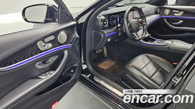 Mercedes-Benz E-Class E220d 4MATIC AMG Line