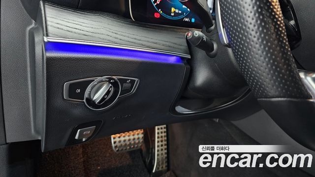 Mercedes-Benz E-Class E220d 4MATIC AMG Line