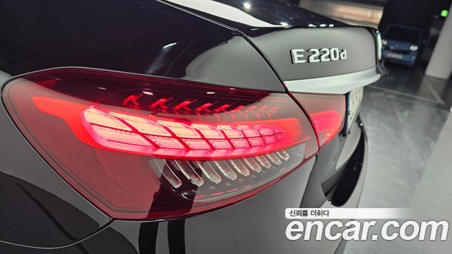 Mercedes-Benz E-Class E220d 4MATIC AMG Line